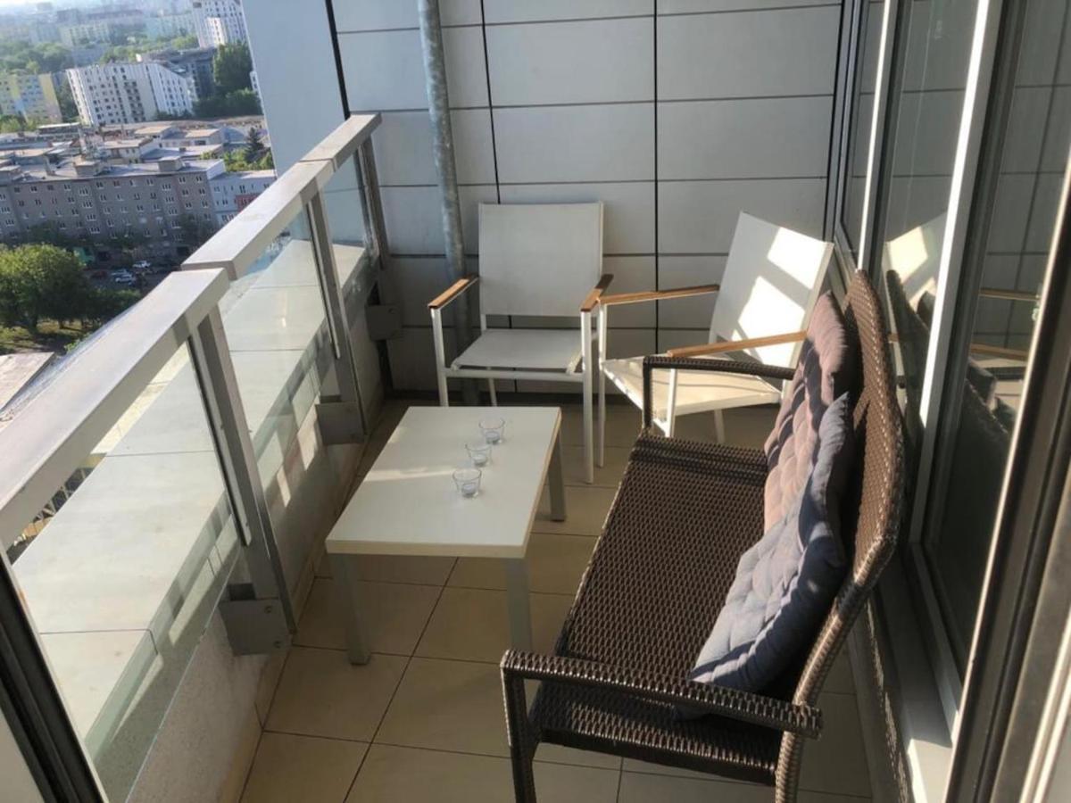 Juls Apartment Next To Football And Hockey Stadium Pressburg Exterior foto