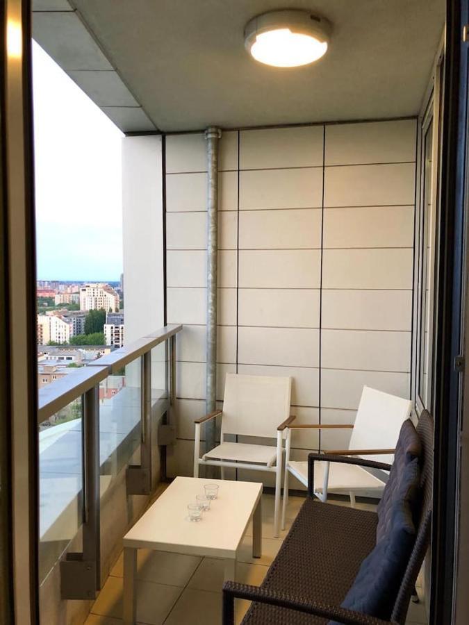 Juls Apartment Next To Football And Hockey Stadium Pressburg Exterior foto